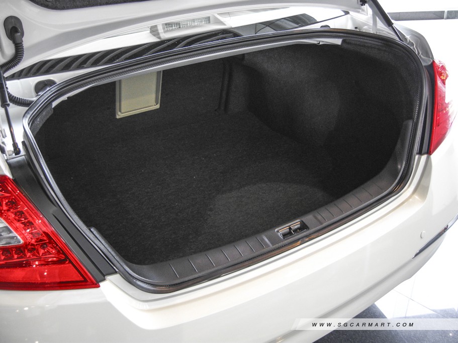 https://i.i-sgcm.com/new_cars/cars/10600/10600_g42