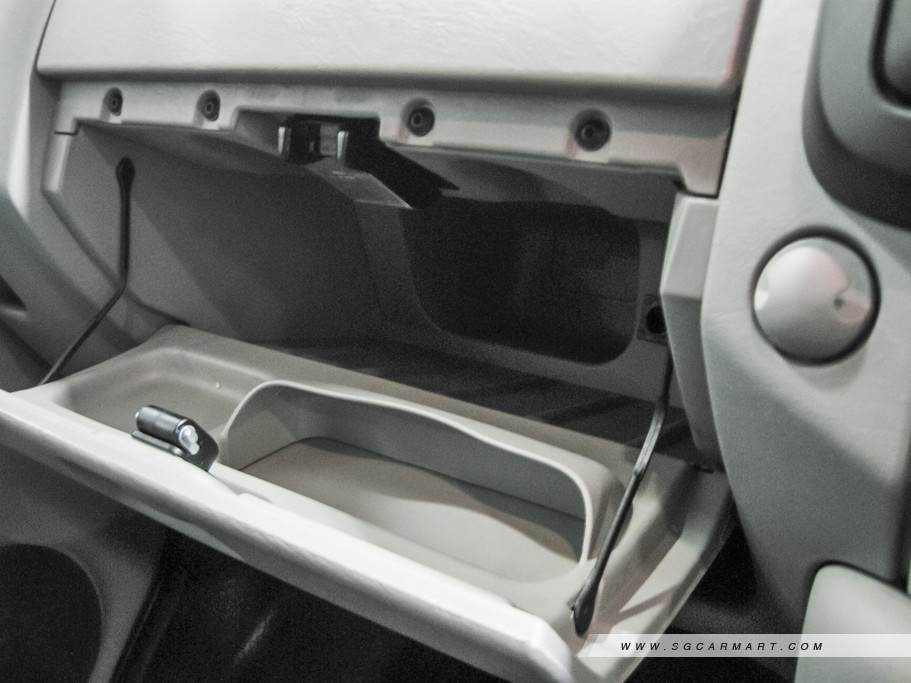 https://i.i-sgcm.com/new_cars/cars/10602/10602_g10