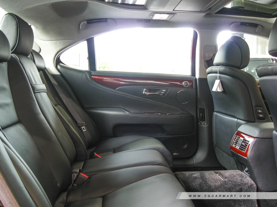 https://i.i-sgcm.com/new_cars/cars/10603/10603_g10
