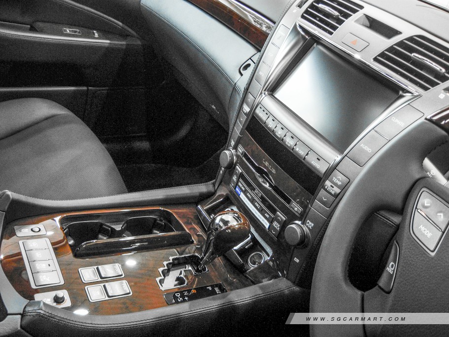 https://i.i-sgcm.com/new_cars/cars/10603/10603_g12