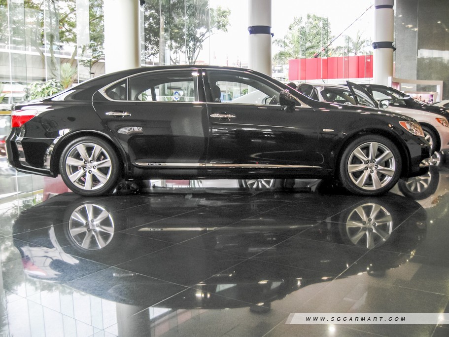 https://i.i-sgcm.com/new_cars/cars/10603/10603_g2