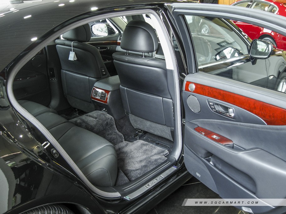 https://i.i-sgcm.com/new_cars/cars/10603/10603_g9