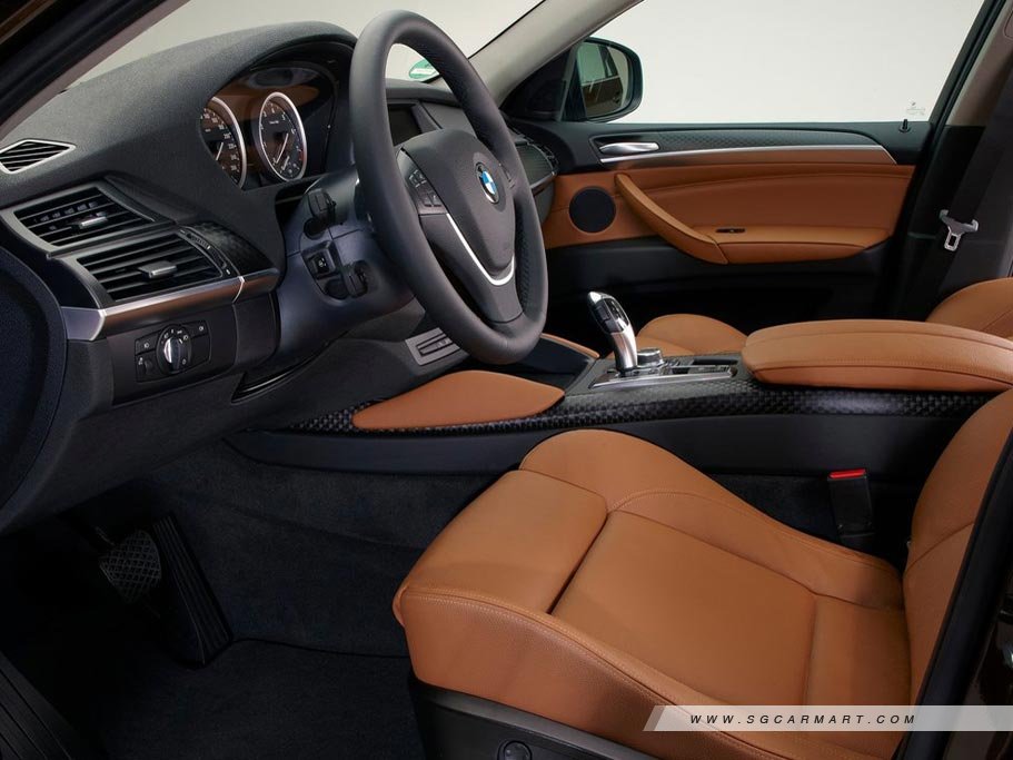 https://i.i-sgcm.com/new_cars/cars/10618/10618_g11