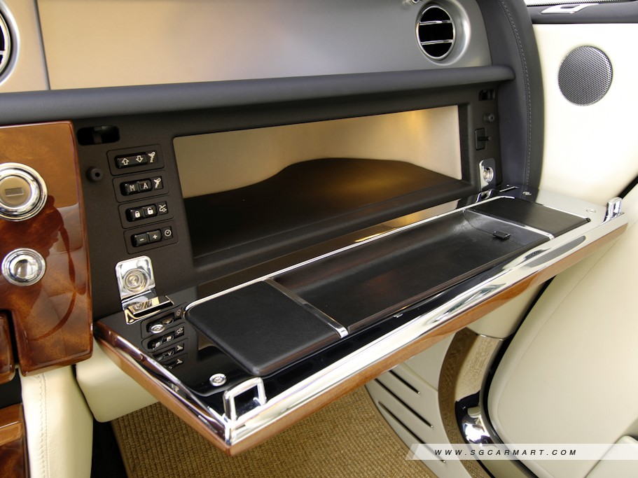 https://i.i-sgcm.com/new_cars/cars/10638/10638_g14