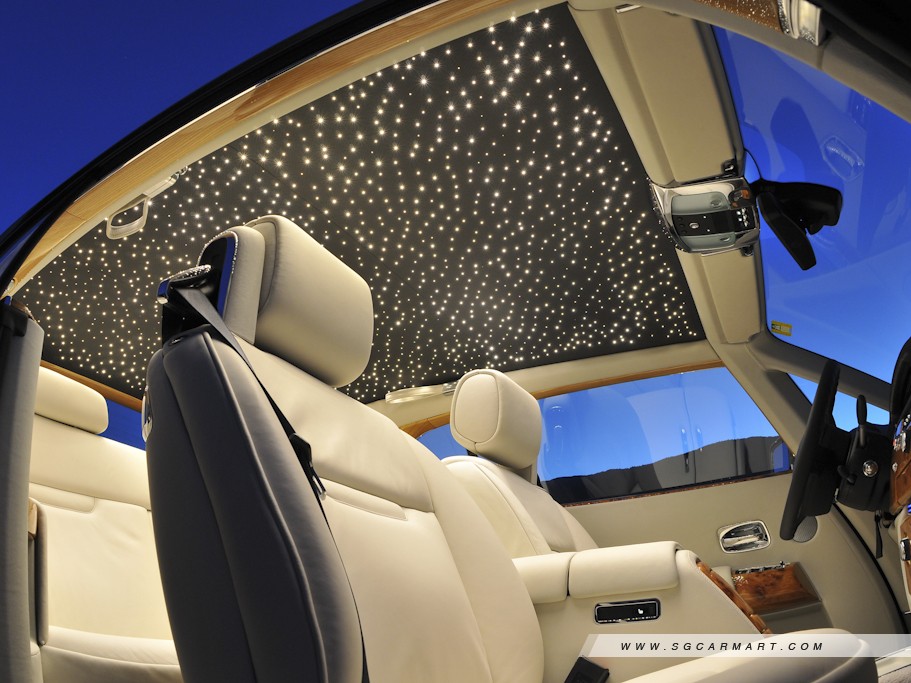 https://i.i-sgcm.com/new_cars/cars/10638/10638_g16