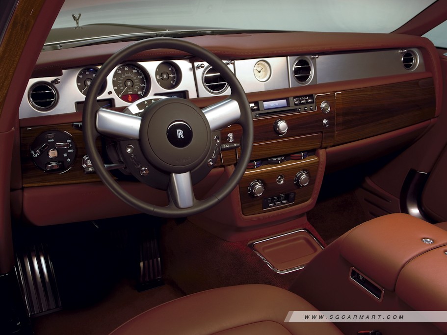 https://i.i-sgcm.com/new_cars/cars/10638/10638_g17