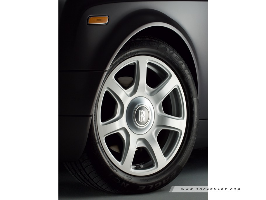 https://i.i-sgcm.com/new_cars/cars/10638/10638_g8