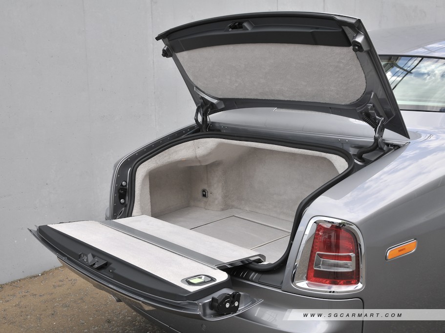 https://i.i-sgcm.com/new_cars/cars/10638/10638_g9
