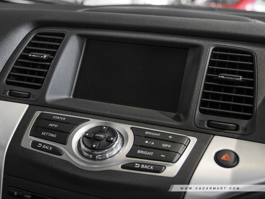 https://i.i-sgcm.com/new_cars/cars/10648/10648_g16