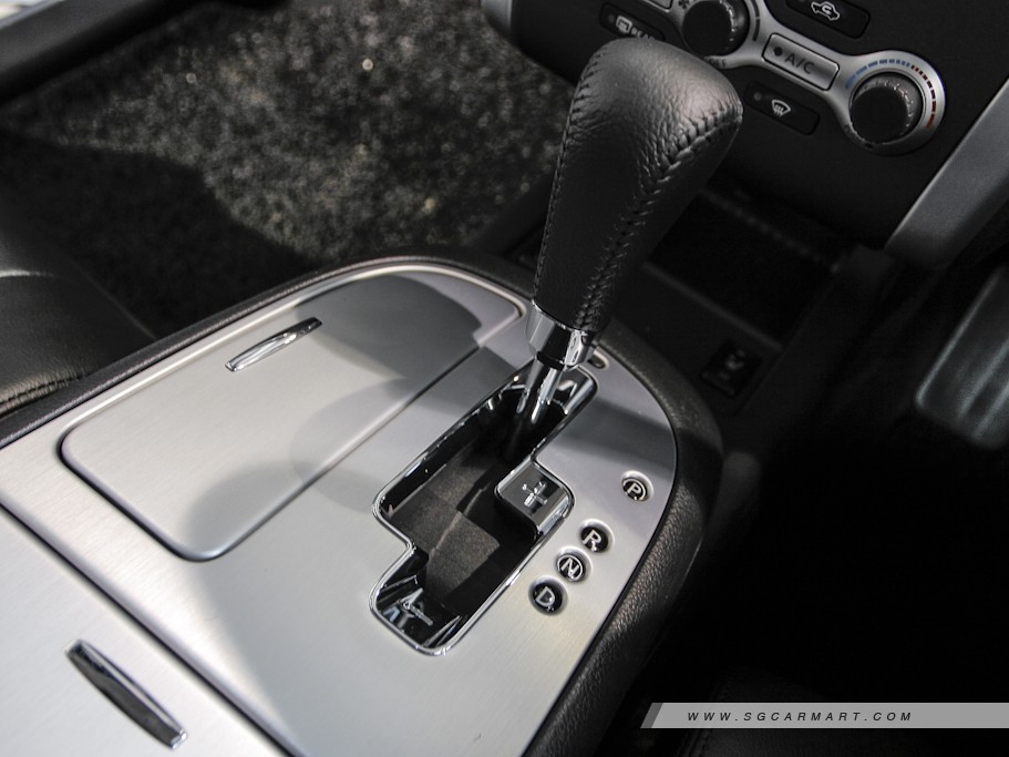 https://i.i-sgcm.com/new_cars/cars/10648/10648_g18