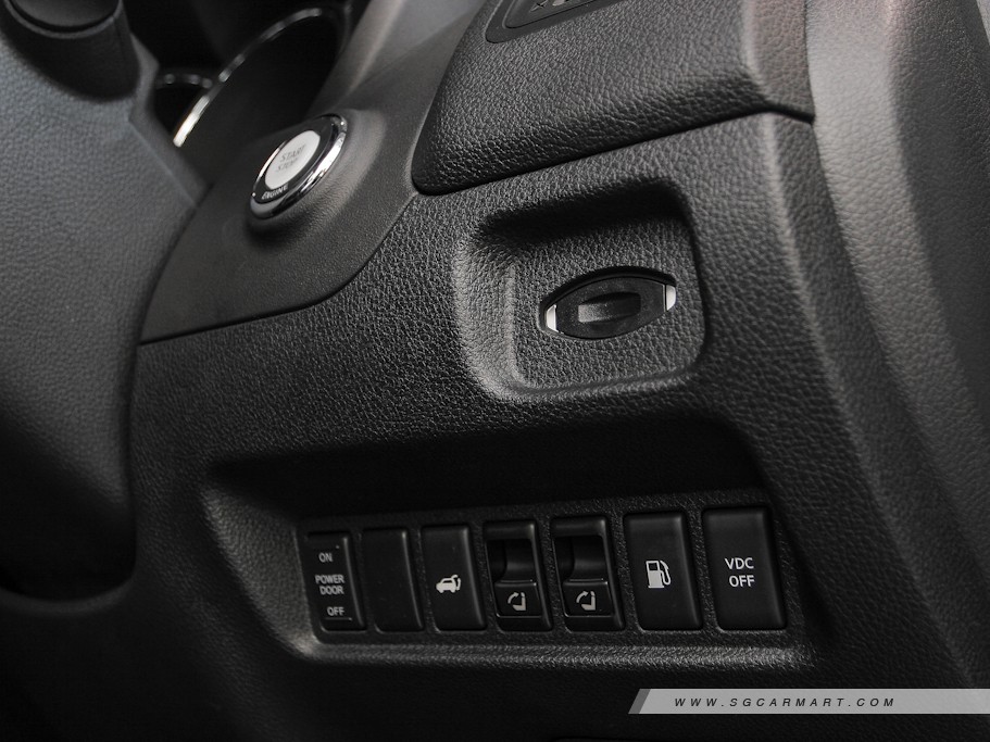 https://i.i-sgcm.com/new_cars/cars/10648/10648_g19