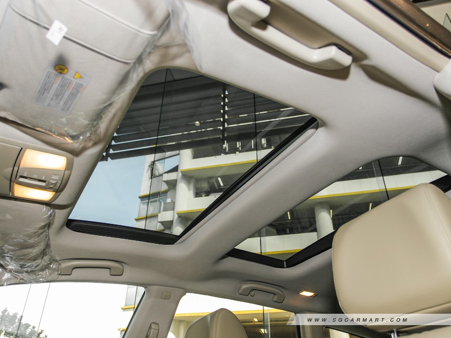 https://i.i-sgcm.com/new_cars/cars/10648/10648_g21