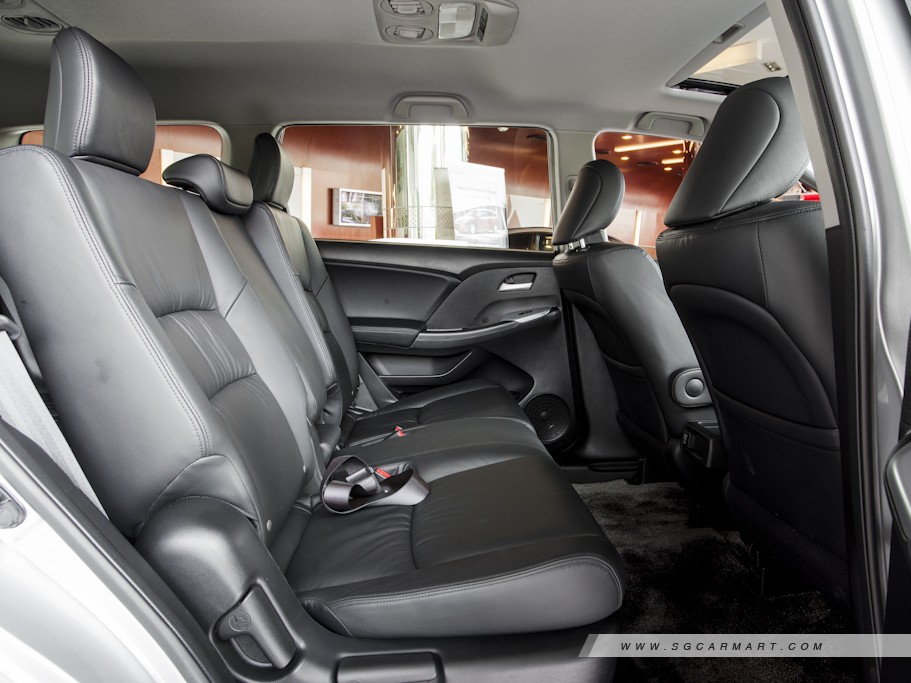 https://i.i-sgcm.com/new_cars/cars/10652/10652_g12