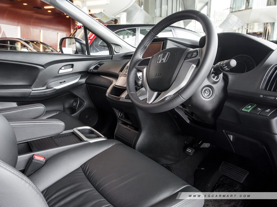 https://i.i-sgcm.com/new_cars/cars/10652/10652_g13