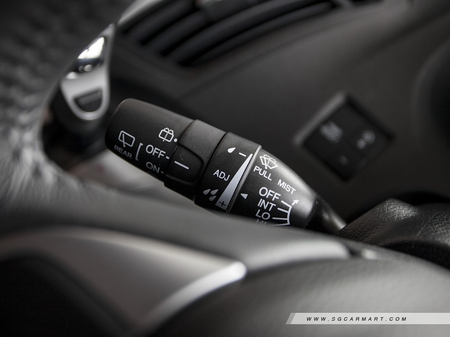 https://i.i-sgcm.com/new_cars/cars/10652/10652_g16