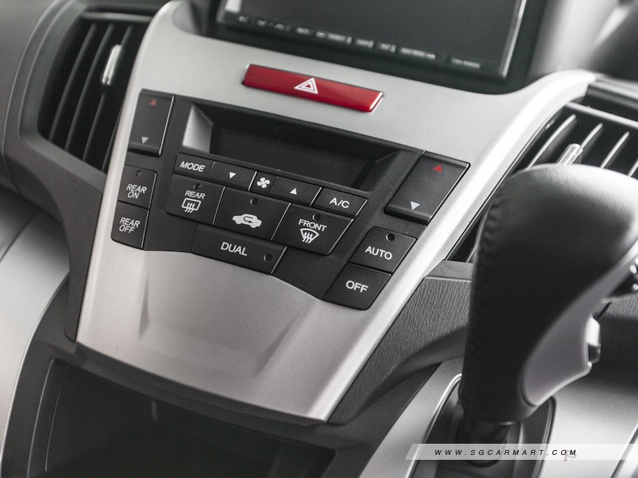 https://i.i-sgcm.com/new_cars/cars/10652/10652_g18