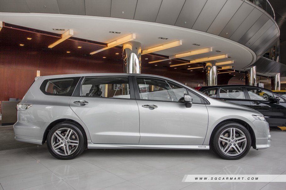 https://i.i-sgcm.com/new_cars/cars/10652/10652_g3