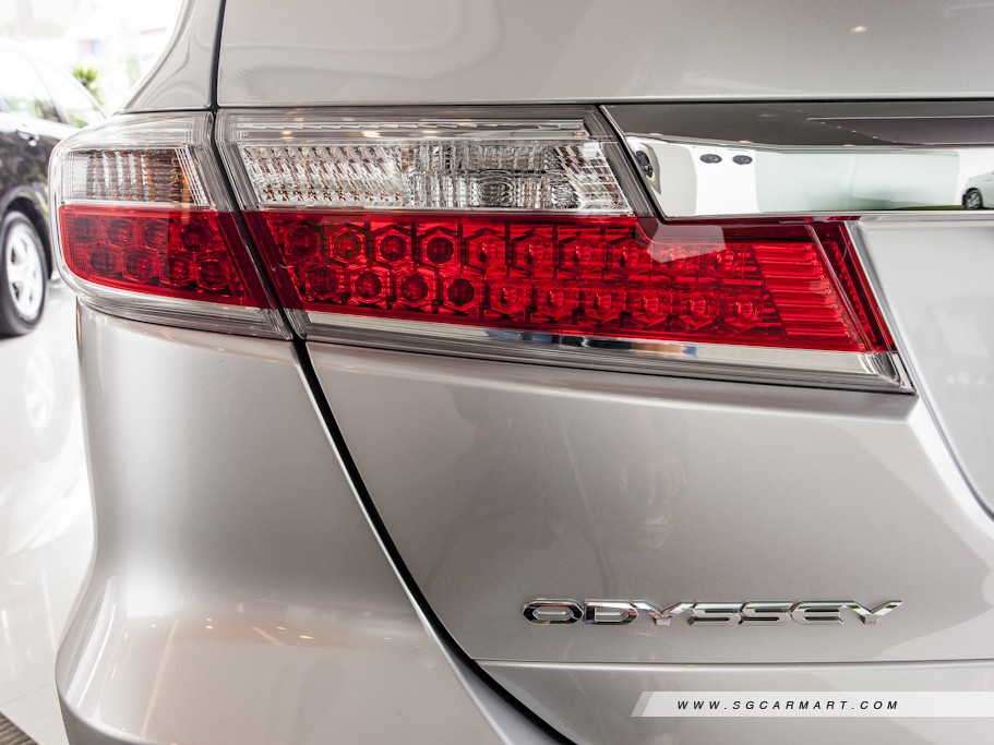 https://i.i-sgcm.com/new_cars/cars/10652/10652_g9