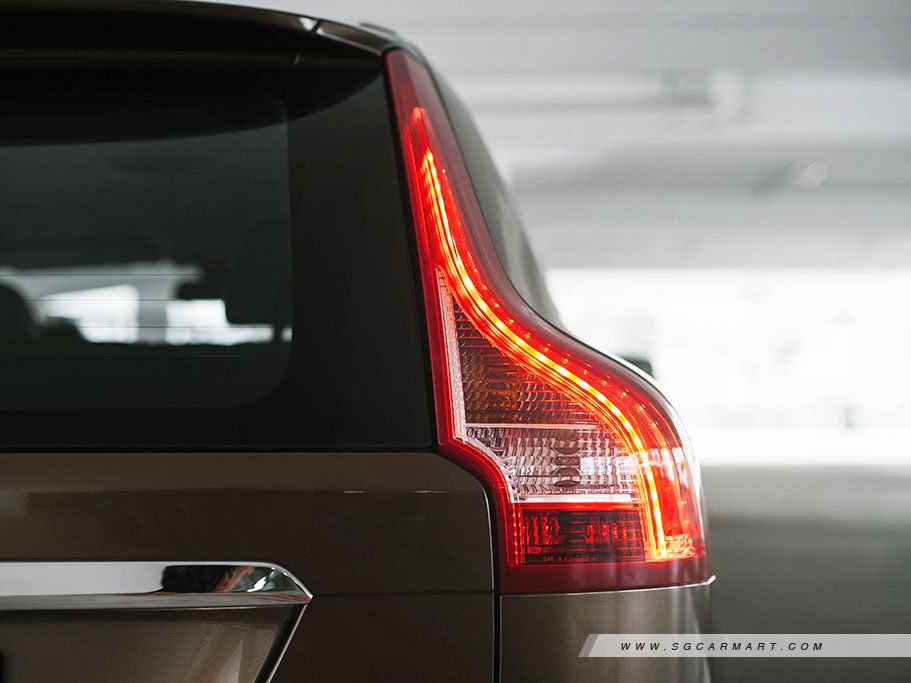 https://i.i-sgcm.com/new_cars/cars/10656/10656_g111