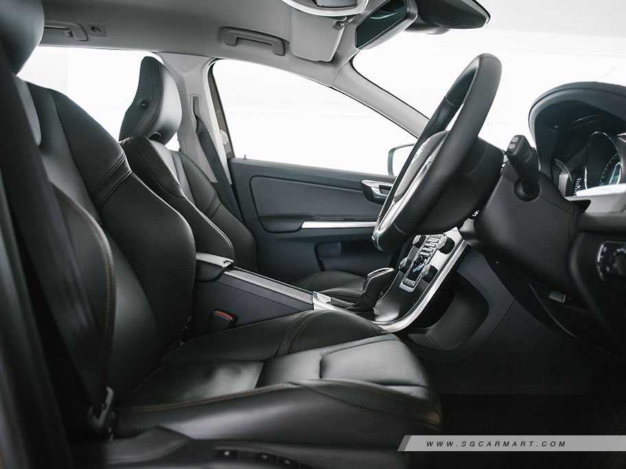 https://i.i-sgcm.com/new_cars/cars/10656/10656_g116