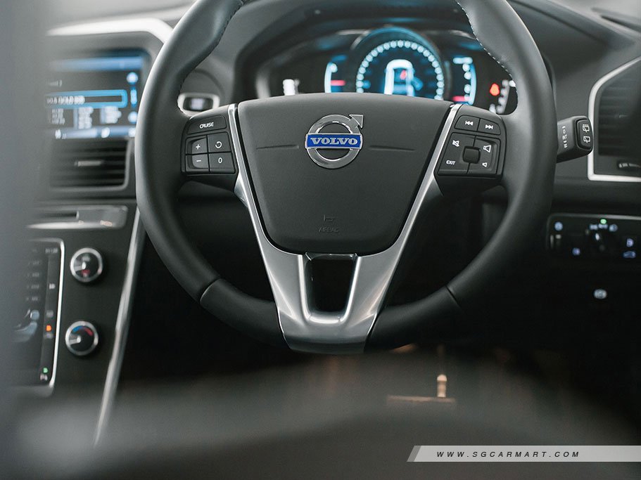 https://i.i-sgcm.com/new_cars/cars/10656/10656_g120