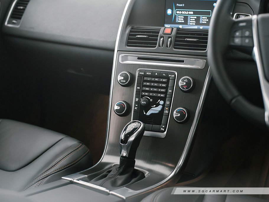 https://i.i-sgcm.com/new_cars/cars/10656/10656_g121