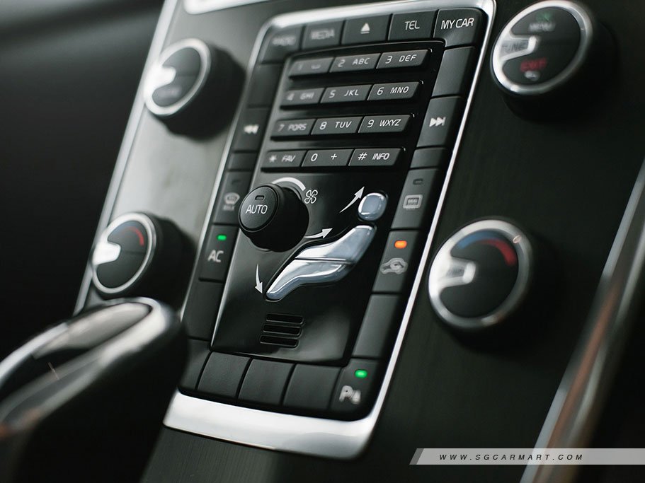 https://i.i-sgcm.com/new_cars/cars/10656/10656_g122