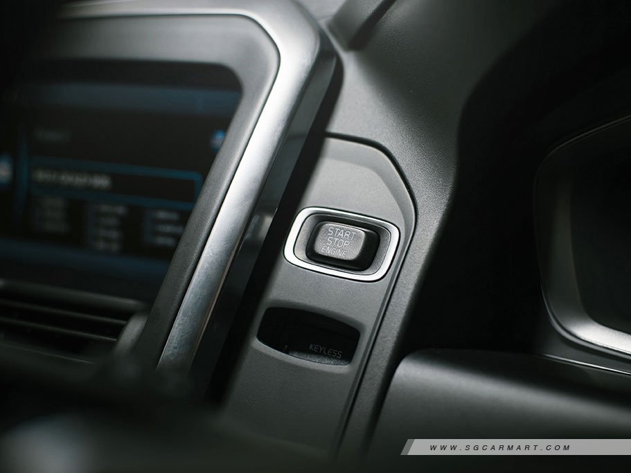 https://i.i-sgcm.com/new_cars/cars/10656/10656_g124
