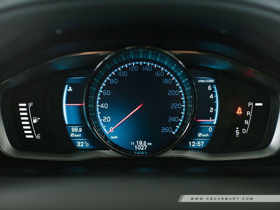 https://i.i-sgcm.com/new_cars/cars/10656/10656_g125