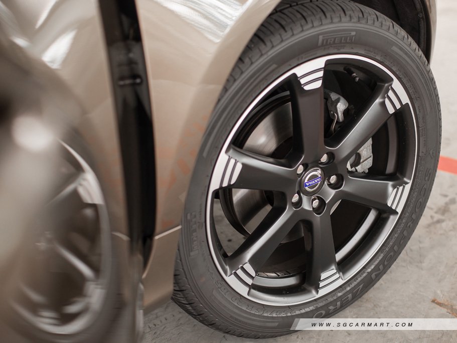 https://i.i-sgcm.com/new_cars/cars/10656/10656_g134