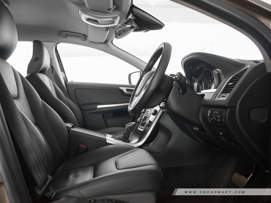 https://i.i-sgcm.com/new_cars/cars/10656/10656_g136