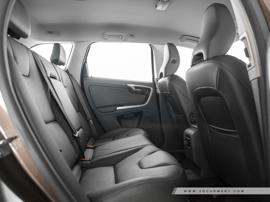 https://i.i-sgcm.com/new_cars/cars/10656/10656_g137