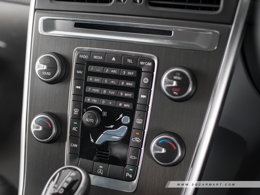 https://i.i-sgcm.com/new_cars/cars/10656/10656_g142