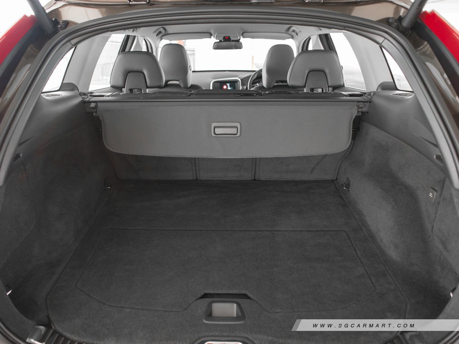 https://i.i-sgcm.com/new_cars/cars/10656/10656_g145