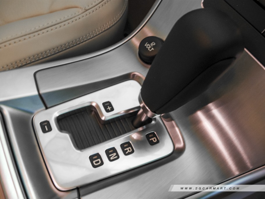 https://i.i-sgcm.com/new_cars/cars/10656/10656_g99