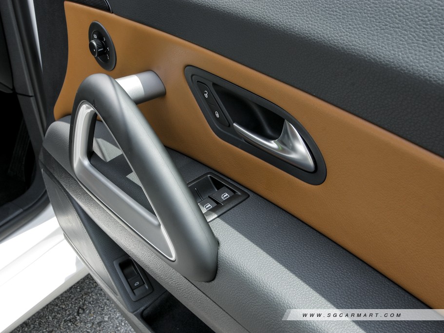 https://i.i-sgcm.com/new_cars/cars/10665/10665_g11