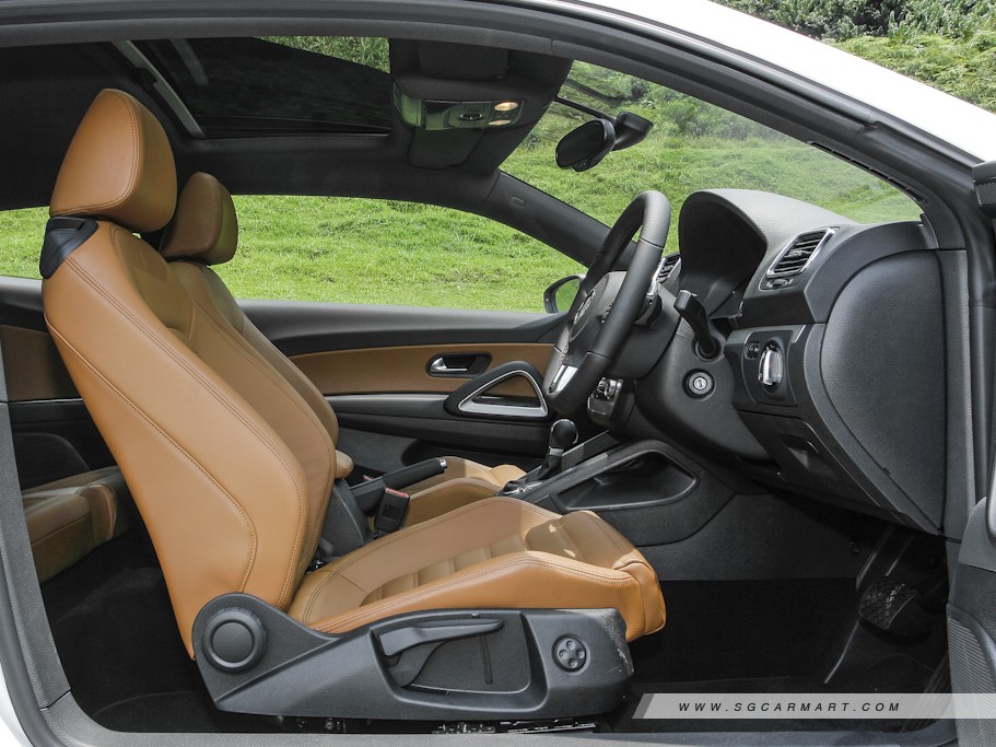 https://i.i-sgcm.com/new_cars/cars/10665/10665_g12