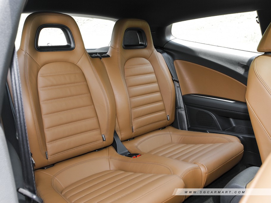 https://i.i-sgcm.com/new_cars/cars/10665/10665_g13