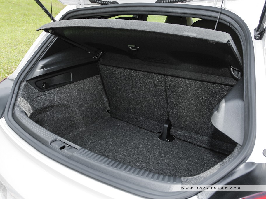 https://i.i-sgcm.com/new_cars/cars/10665/10665_g22