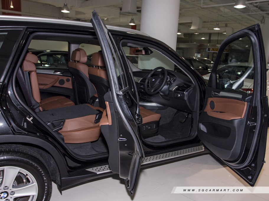 https://i.i-sgcm.com/new_cars/cars/10669/10669_g16