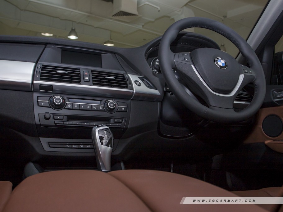 https://i.i-sgcm.com/new_cars/cars/10669/10669_g19