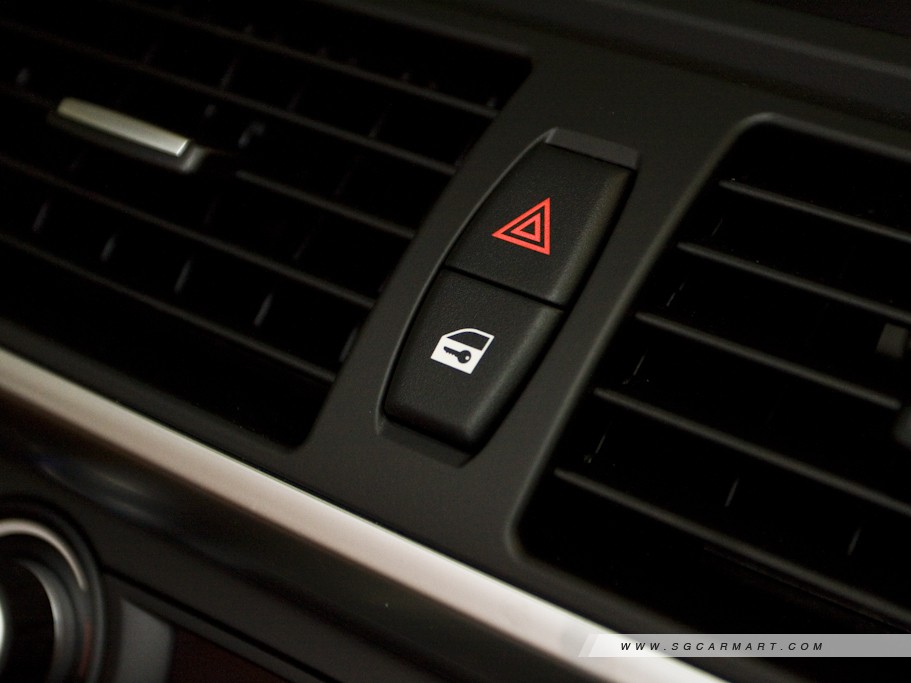 https://i.i-sgcm.com/new_cars/cars/10669/10669_g23