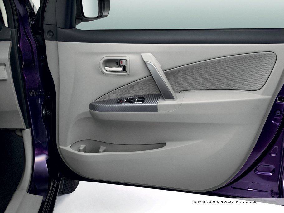 https://i.i-sgcm.com/new_cars/cars/10678/10678_g13