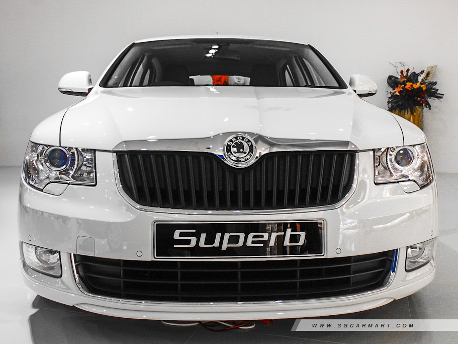 https://i.i-sgcm.com/new_cars/cars/10697/10697_g27