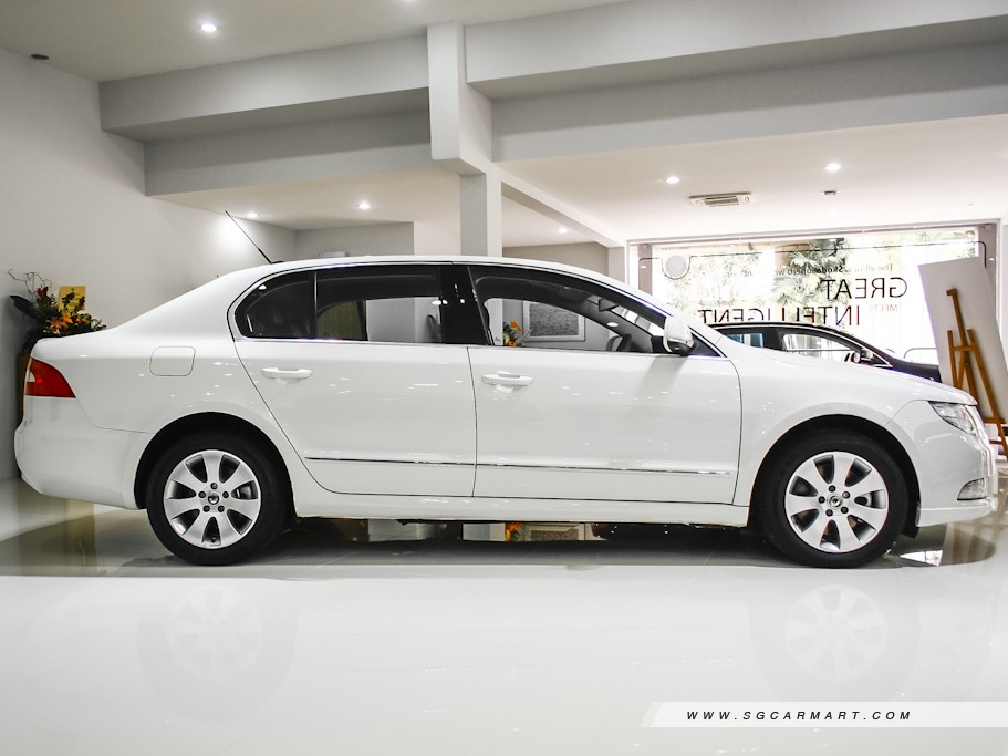 https://i.i-sgcm.com/new_cars/cars/10697/10697_g28