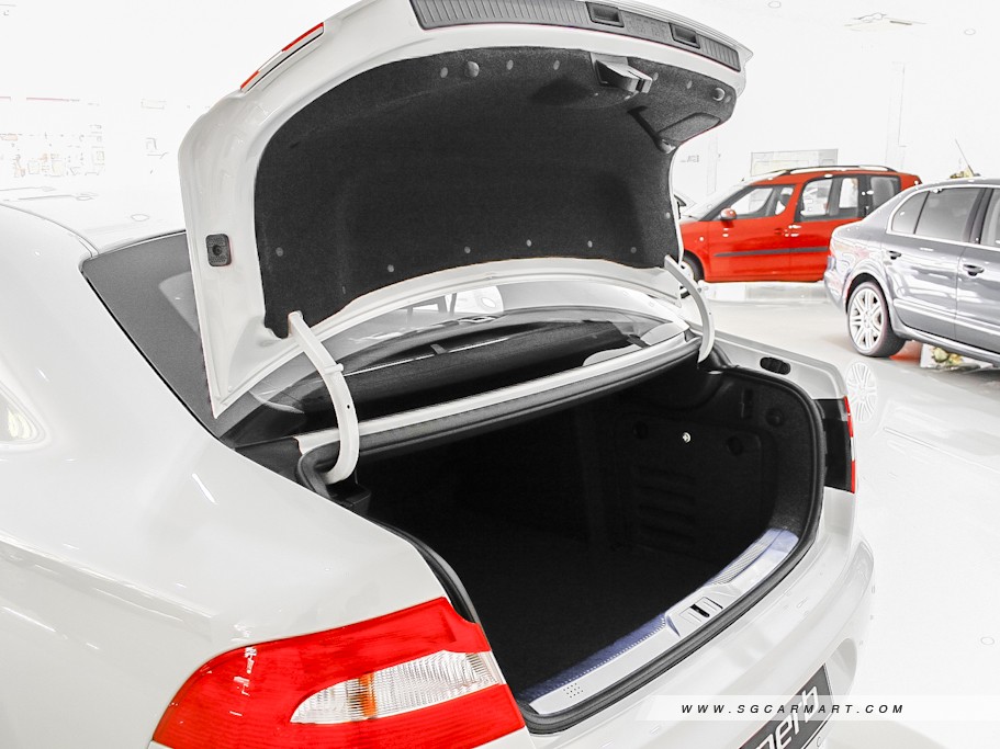 https://i.i-sgcm.com/new_cars/cars/10697/10697_g35