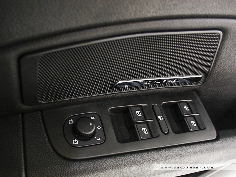 https://i.i-sgcm.com/new_cars/cars/10697/10697_g38
