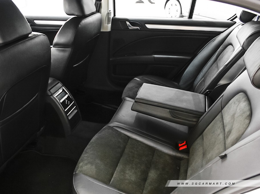 https://i.i-sgcm.com/new_cars/cars/10697/10697_g40