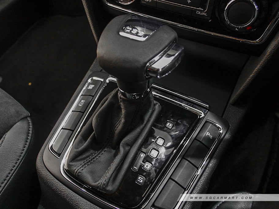https://i.i-sgcm.com/new_cars/cars/10697/10697_g45