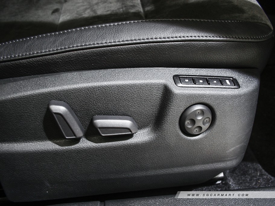 https://i.i-sgcm.com/new_cars/cars/10697/10697_g47